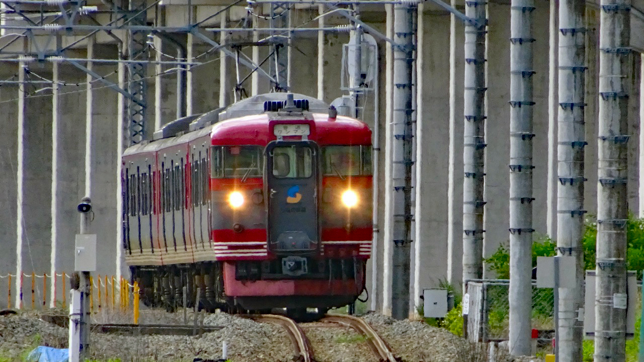 しなの鉄道 老朽化の進む115系21編成56両を2019年度から新型車両に