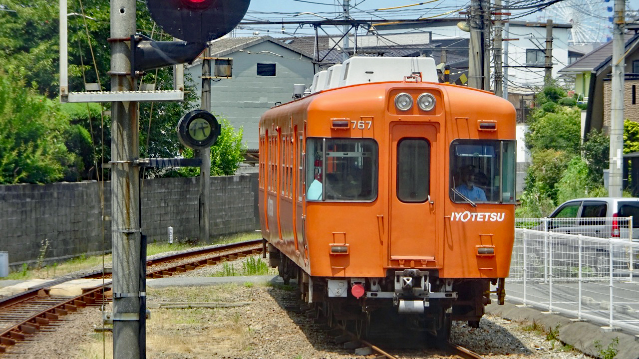 鉄道左側通行の原則」に反して【私鉄に乗ろう 71】 | コラム