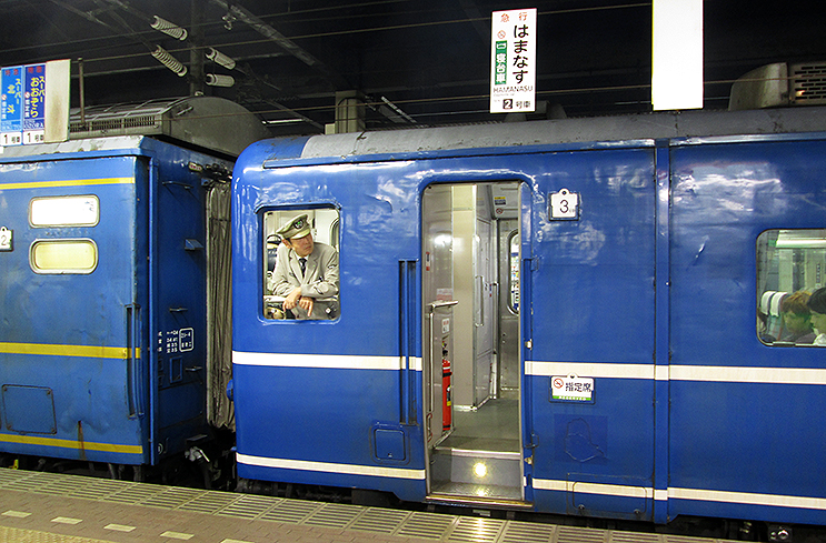 北海道を駆けた「ドリームカー」夜行列車の薫り漂うその車内へ