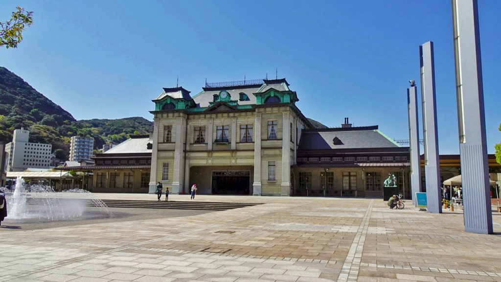 圧倒的な存在感【木造駅舎コレクション】001 | 旅とおでかけ 鉄道チャンネル
