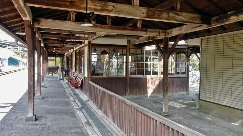 マジで最高の木造駅舎です【木造駅舎コレクション】020 | 旅とおでかけ 鉄道チャンネル
