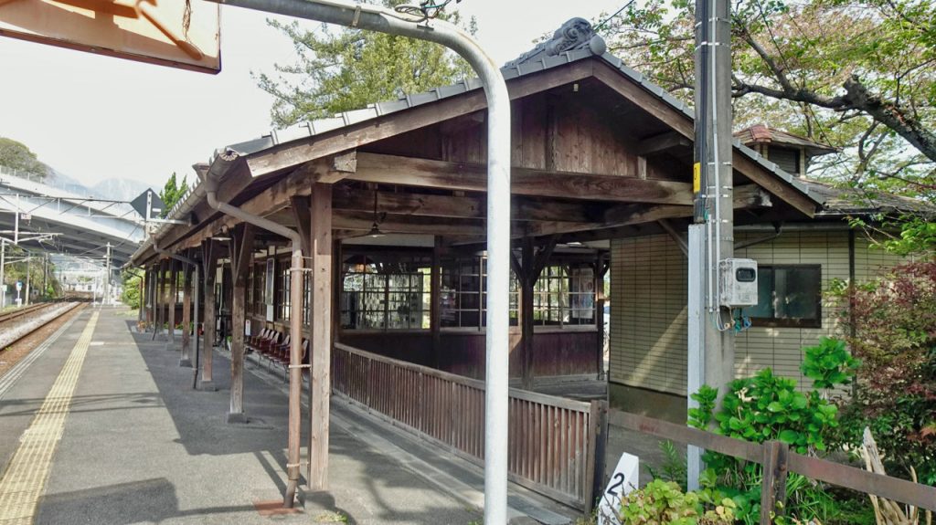 マジで最高の木造駅舎です【木造駅舎コレクション】020 | 旅とおでかけ 鉄道チャンネル