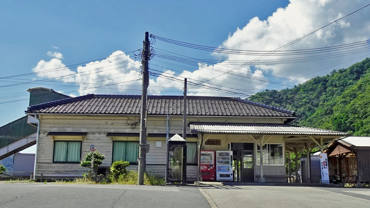 余談が長くない？【木造駅舎カタログ】山陰本線43/144 佐津駅 | 旅と