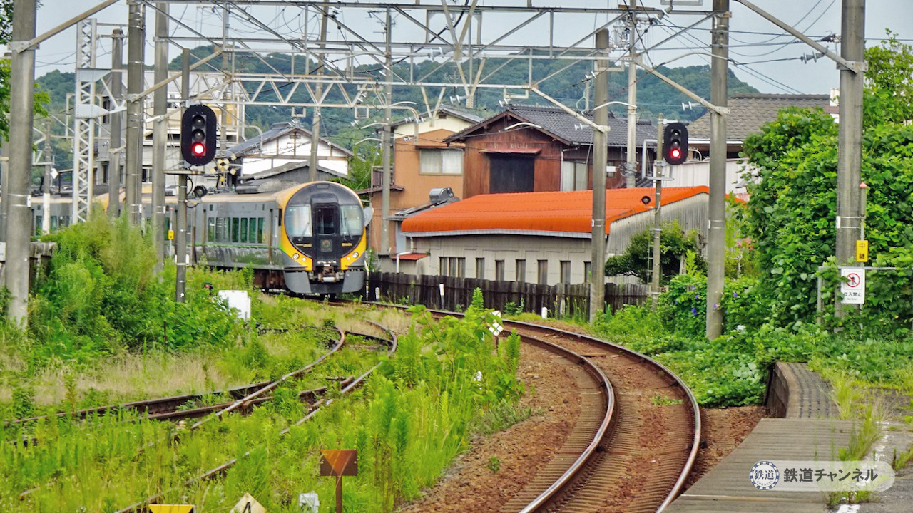 駅舎側の上り線が本線の様です JR四国予讃線 波止浜駅（2）【木造駅舎
