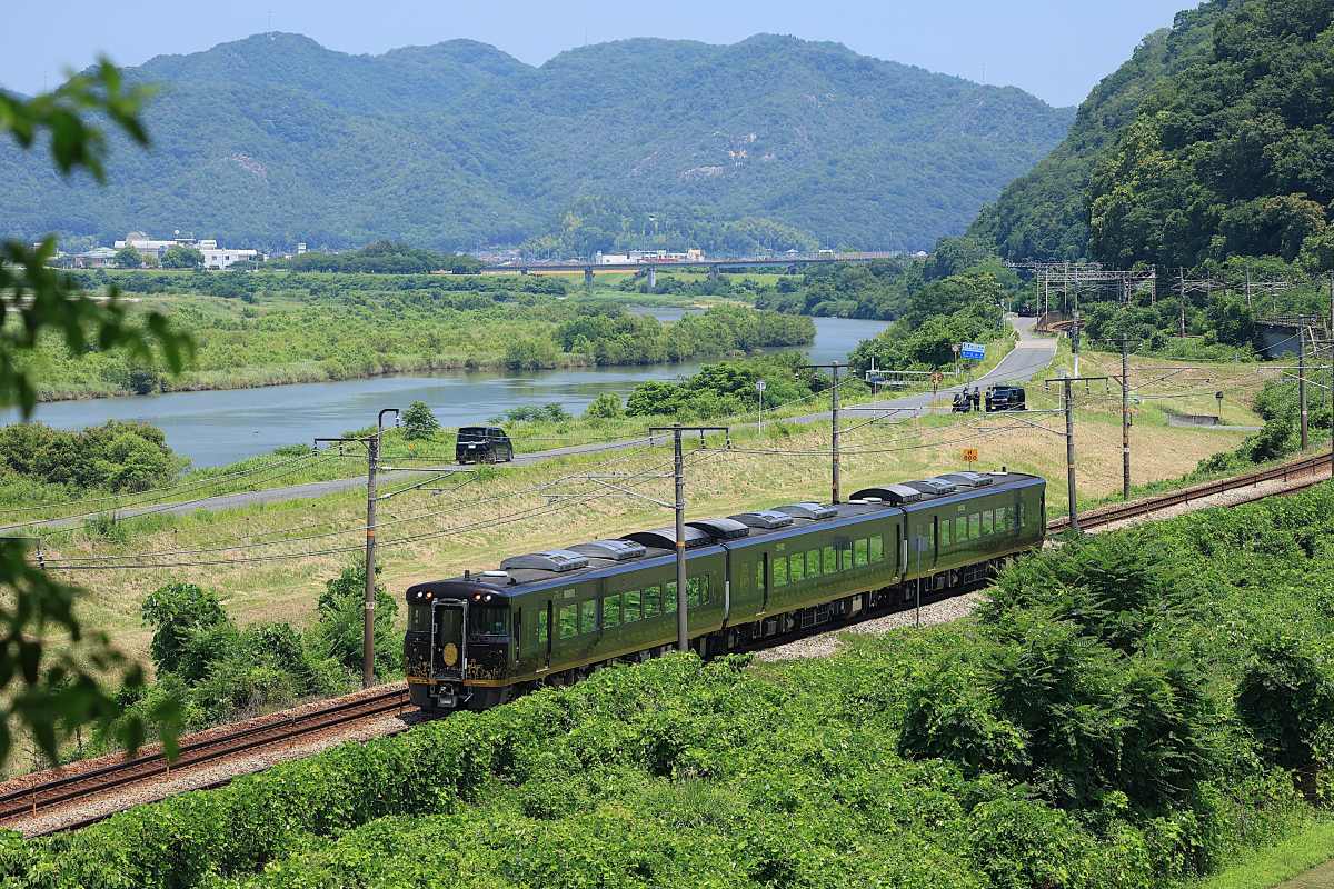 観光列車「はなあかり」が春の広島・宮島・岩国へ！【2/18予約開始