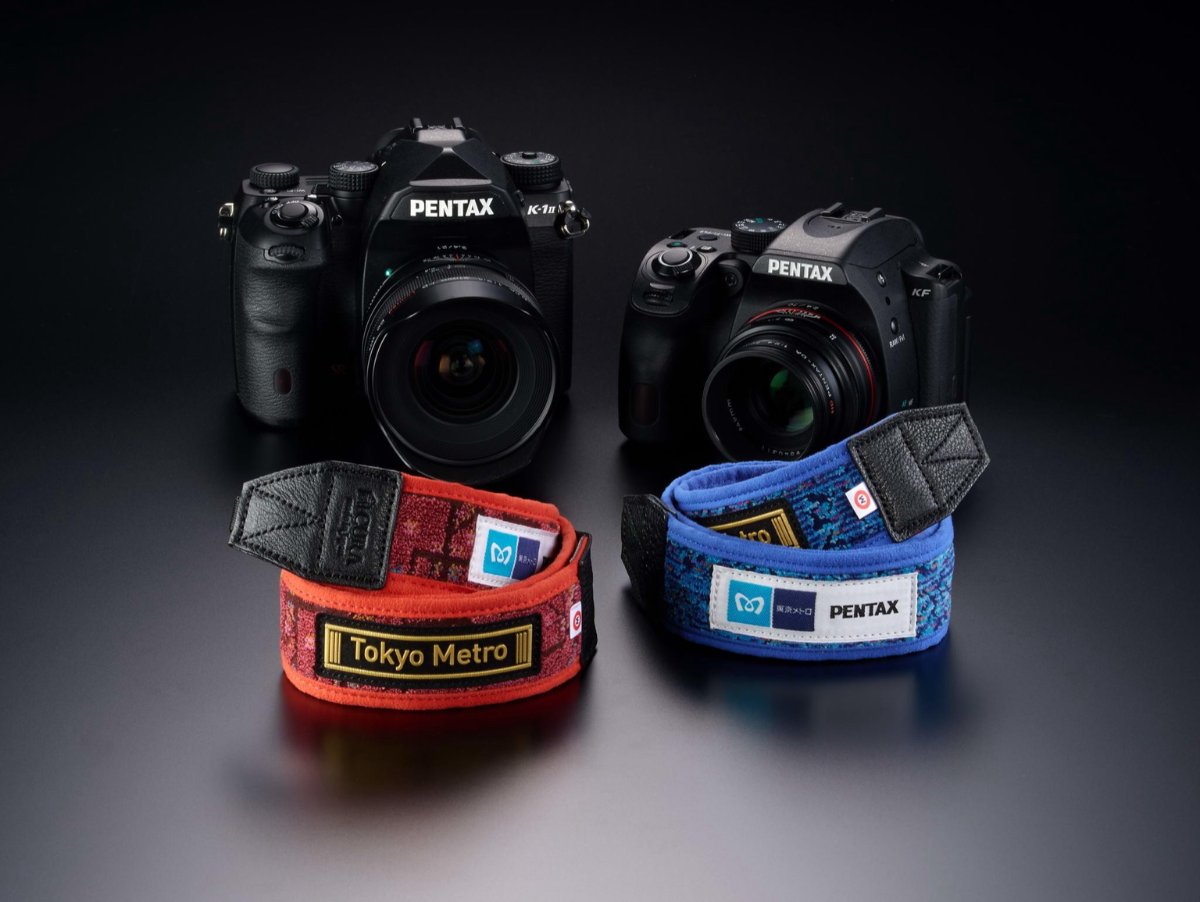 丸ノ内線02系シートが数量限定カメラストラップに！東京メトロ×PENTAX
