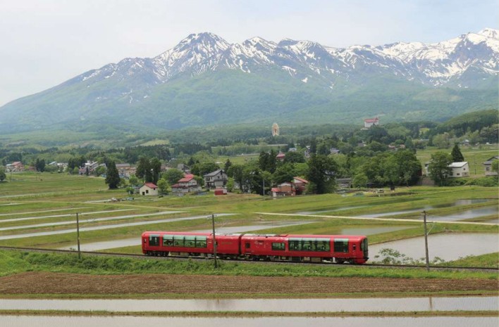 えちごトキめき「雪月花」10周年で4/23に特別運行！設計者の生解説や