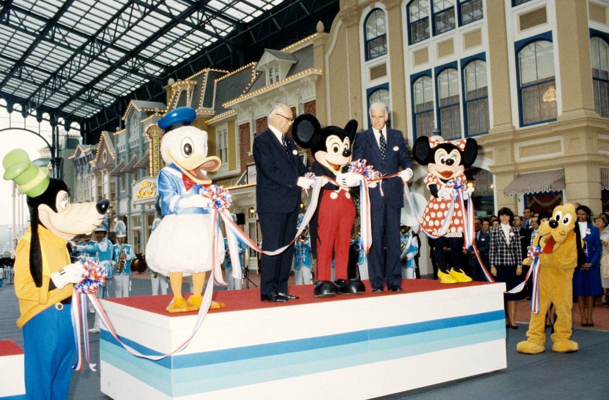 東京ディズニーシー25周年！開園前の貴重写真でひも解く誕生秘話と「7