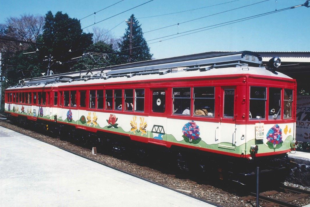 箱根登山電車100形引退記念企画！窓全開で涼を楽しむ「天然クーラー